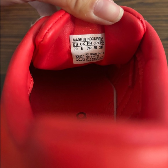 Superstar Triple Red Adidas - Picture 3 of 5